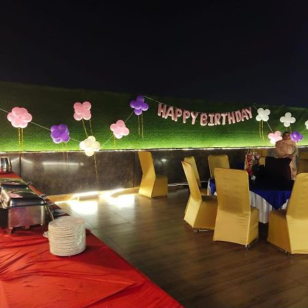 Airport Hotel Bollywood Paradise New Delhi Eksteriør billede