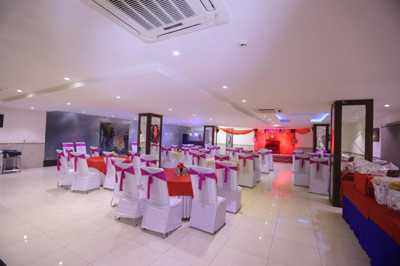 Airport Hotel Bollywood Paradise New Delhi Eksteriør billede
