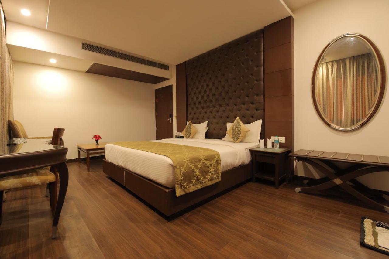 Airport Hotel Bollywood Paradise New Delhi Eksteriør billede