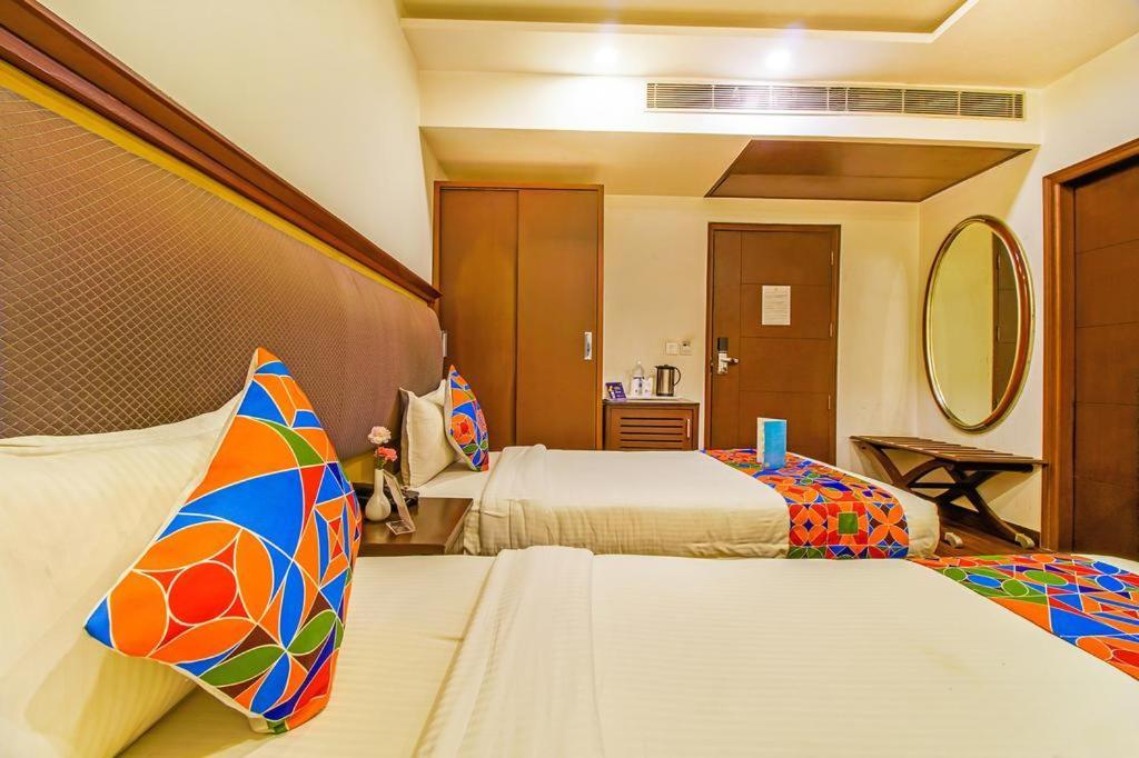 Airport Hotel Bollywood Paradise New Delhi Eksteriør billede