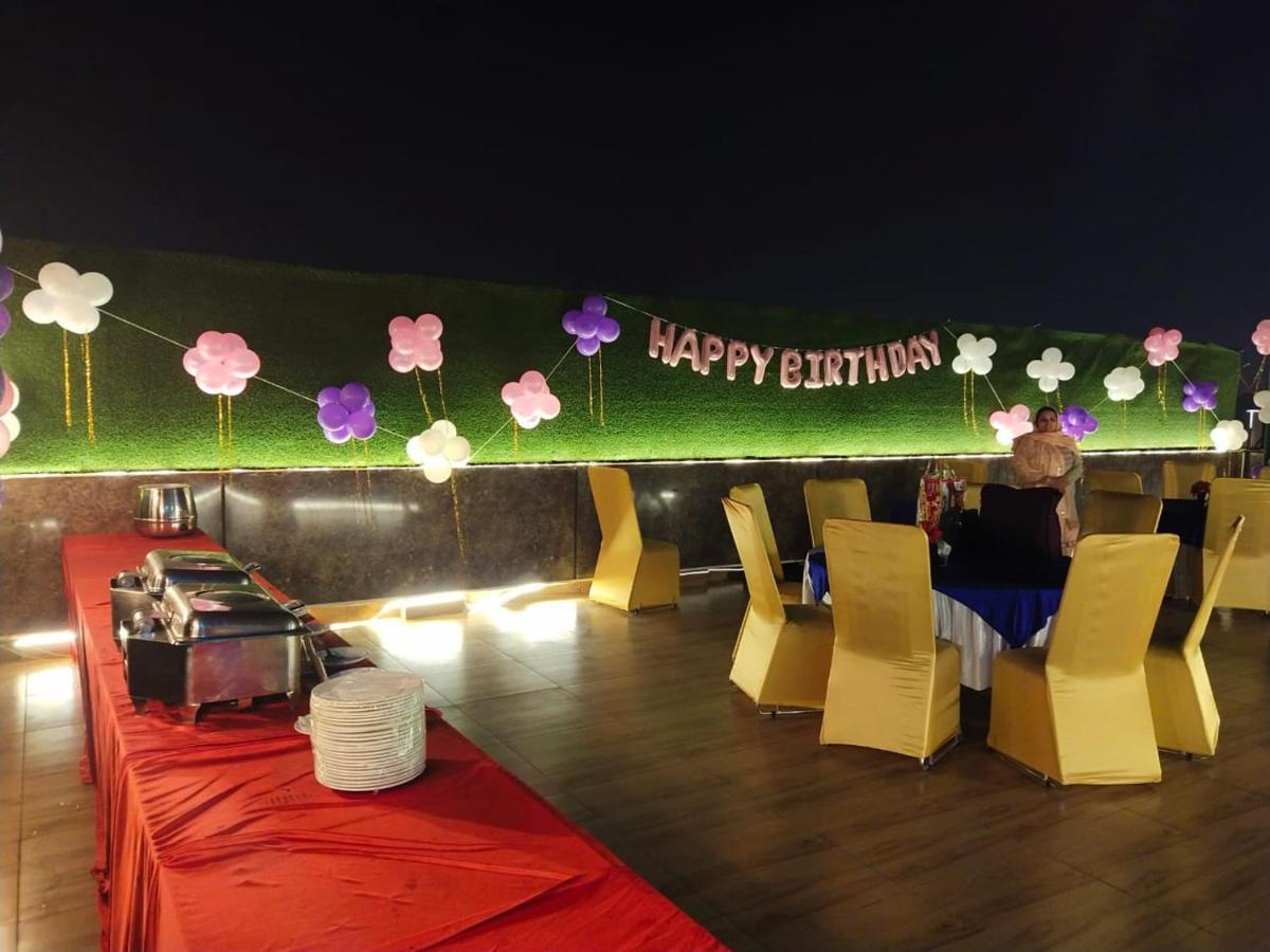 Airport Hotel Bollywood Paradise New Delhi Eksteriør billede